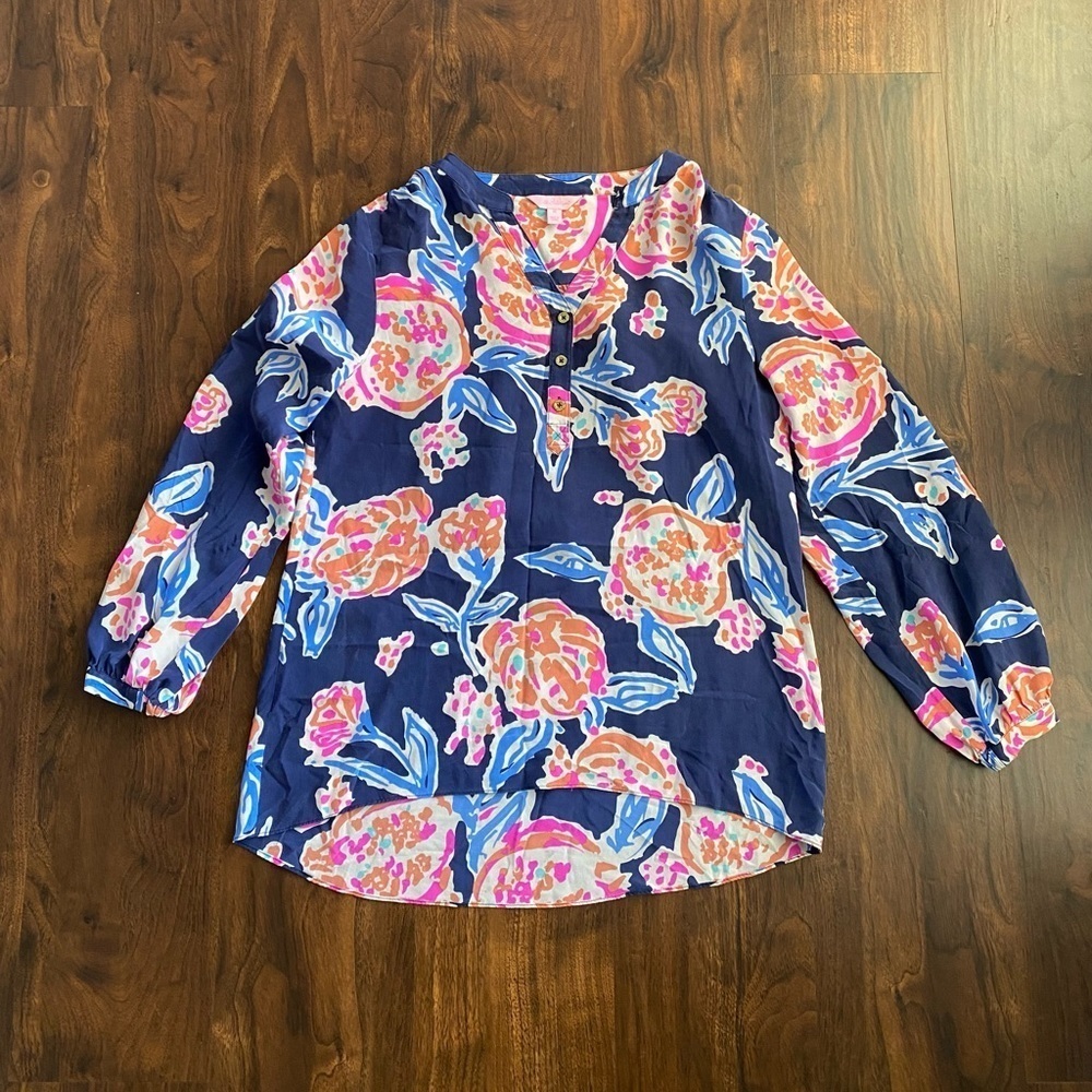 Lilly Pulitzer Alexandra Top 100% Silk Navy Pom Pom Size Medium